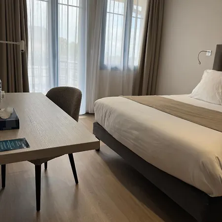 Du Commerce-restaurant Au Couteau Hotel 3*