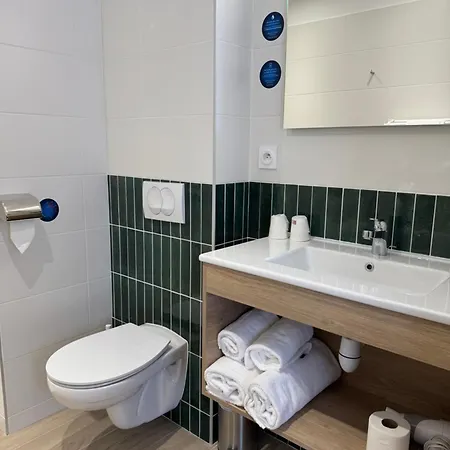 Du Commerce-restaurant Au Couteau 3*