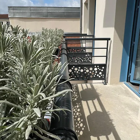 Hotel Du Commerce-restaurant Au Couteau 3*