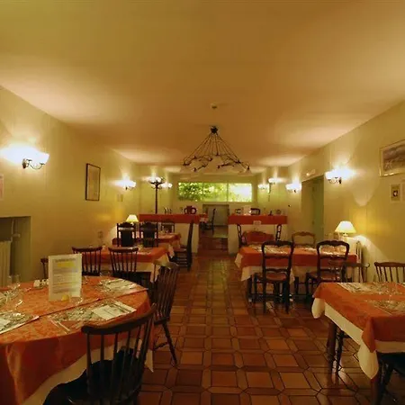 Hotel Du Commerce-restaurant Au Couteau