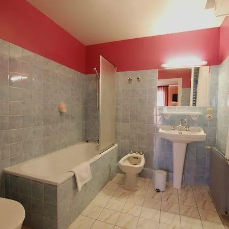 Du Commerce-restaurant Au Couteau 3*