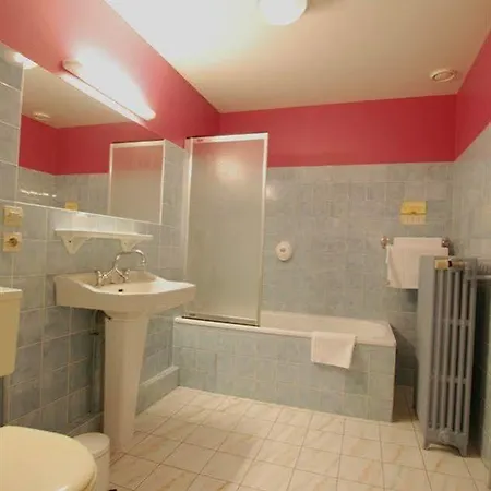 Du Commerce-restaurant Au Couteau 3*