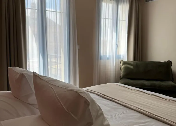 Du Commerce-restaurant Au Couteau Hotell