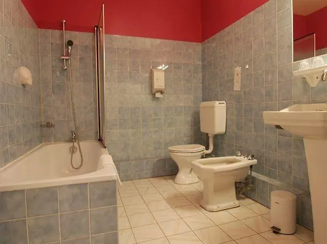 Du Commerce-restaurant Au Couteau ホテル 3*