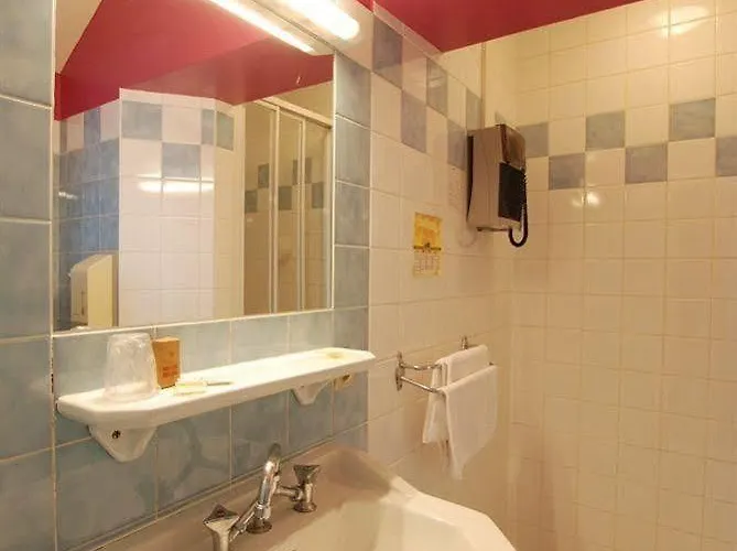 ホテル Du Commerce-restaurant Au Couteau