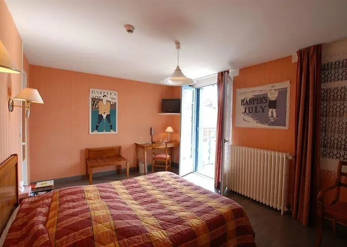 Du Commerce-restaurant Au Couteau ホテル 3*